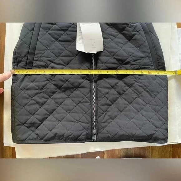 Athleta Apres Ski skirt quilted black zip up - Picture 5 of 16